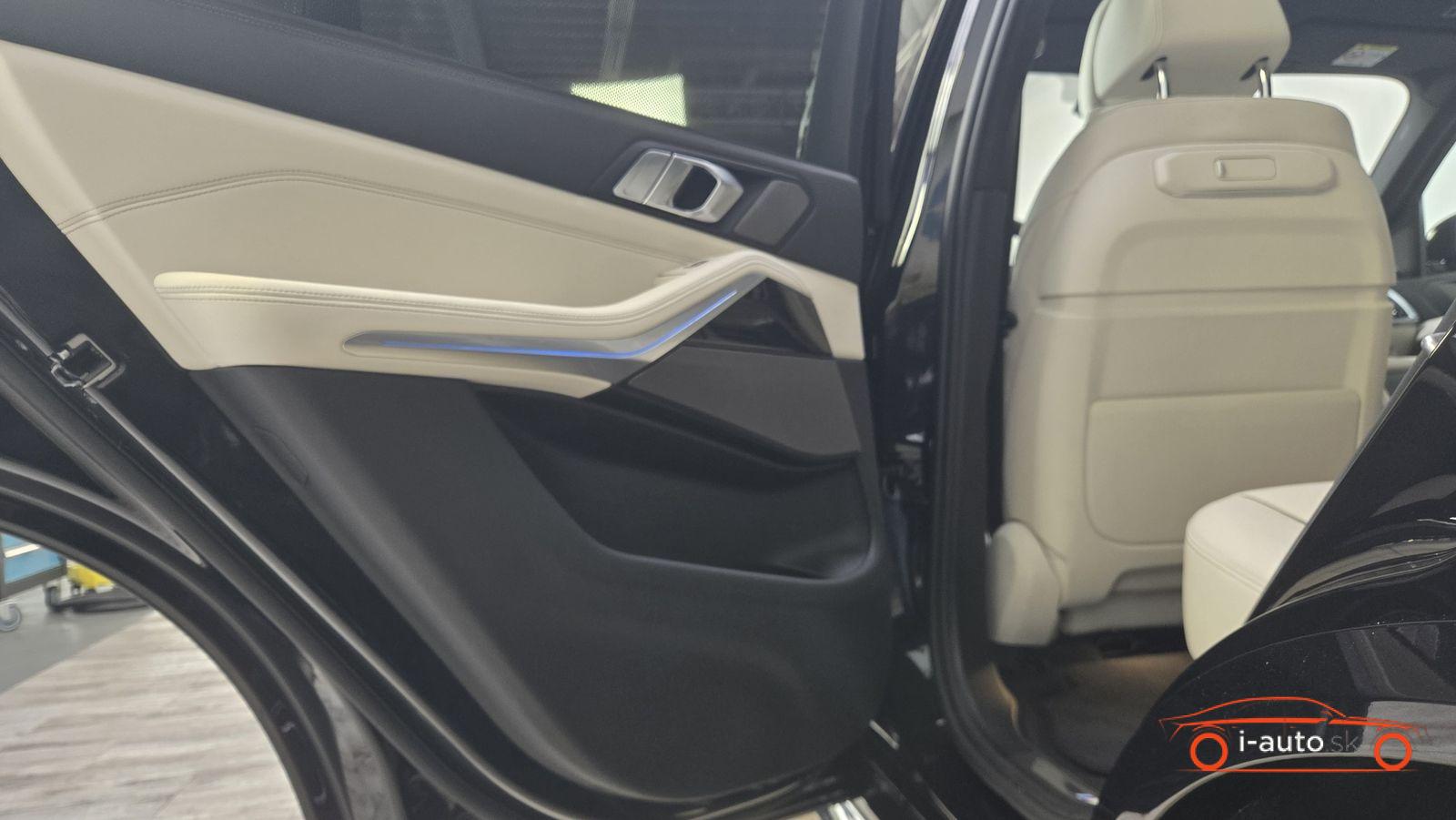 BMW X5 xDrive 50e M Sport Pro za 101500€