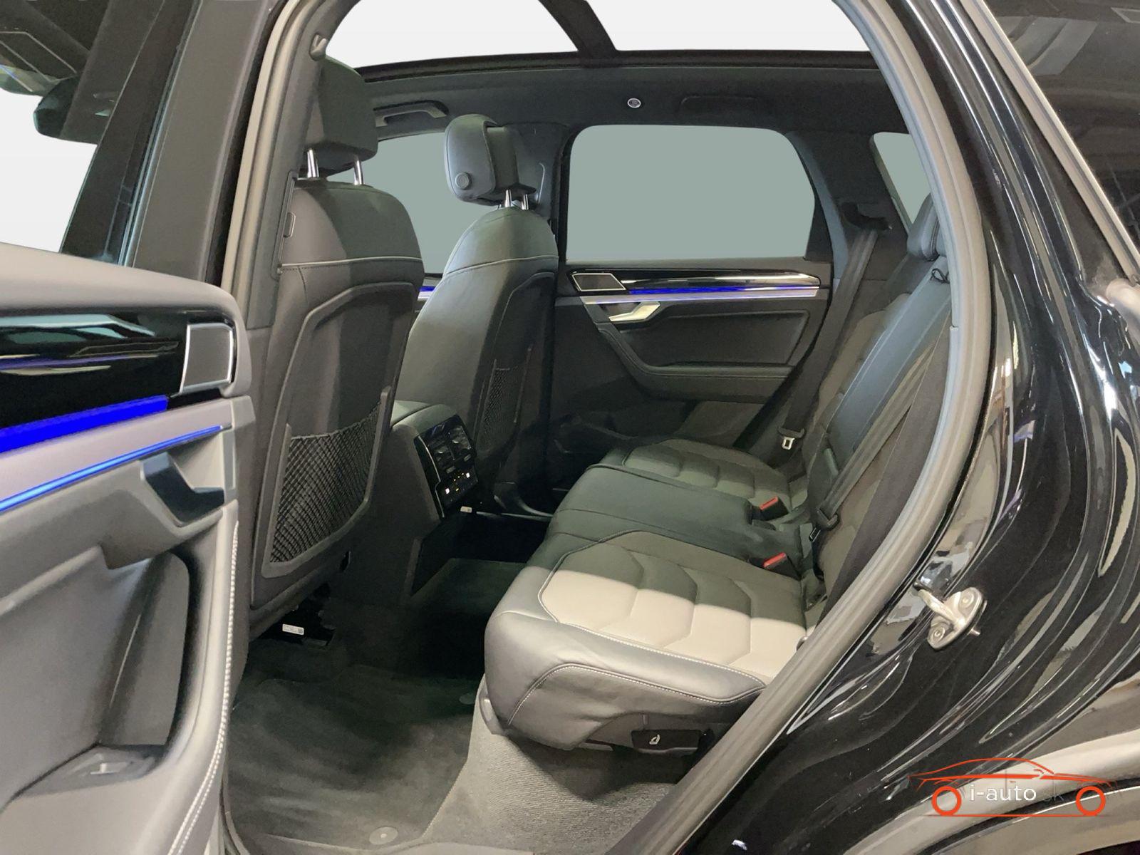 Volkswagen Touareg 3.0 TDI V6 TDI 4M R-Line za 53700€