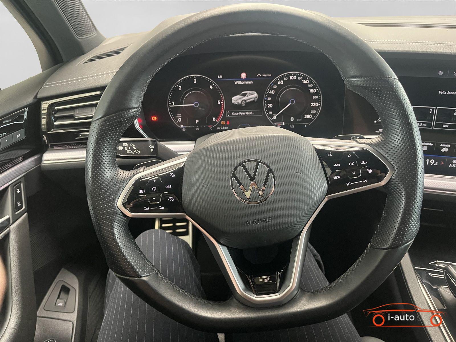 Volkswagen Touareg 3.0 TDI R-Line Black Style za 47900€