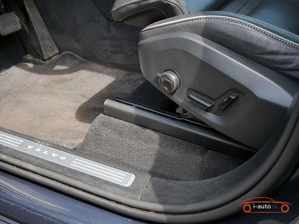 Volvo XC90 B5 AWD Plus Bright  za 56840€