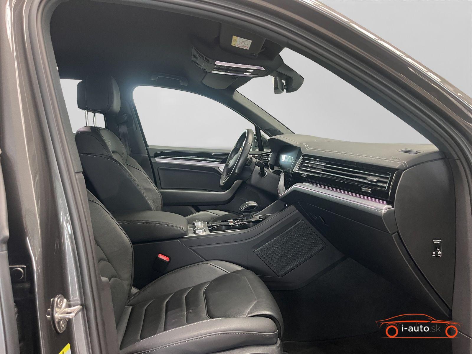 Volkswagen Touareg 3.0 TDI R-Line Black Style za 47900€