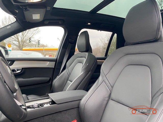 Volvo XC90 T8 AWD Ultra Black Edition za 81500€