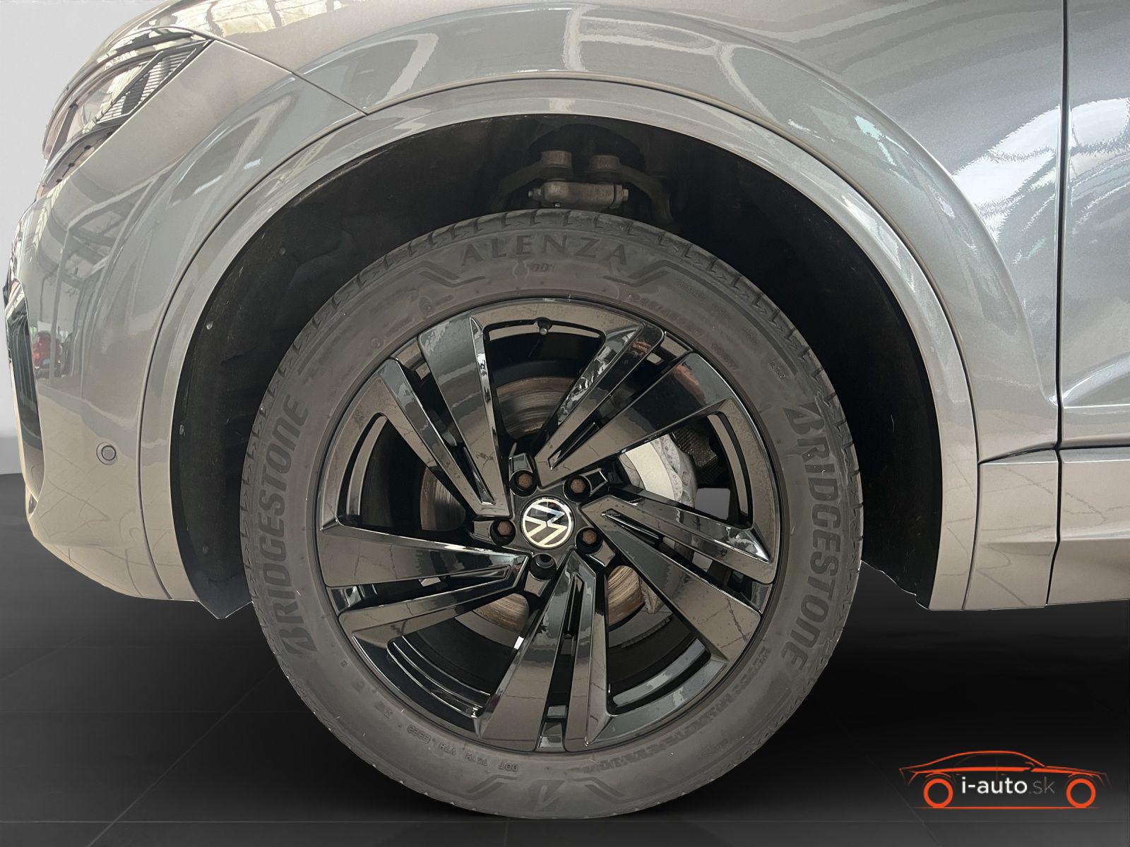 Volkswagen Touareg 3.0 TDI R-Line Black Style za 47900€