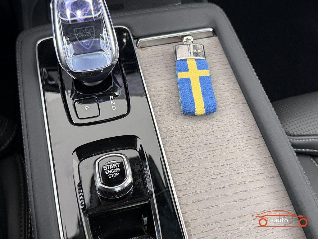 Volvo XC90 T8 Ultra Dark Plug-In Hybrid AWD za 82500€