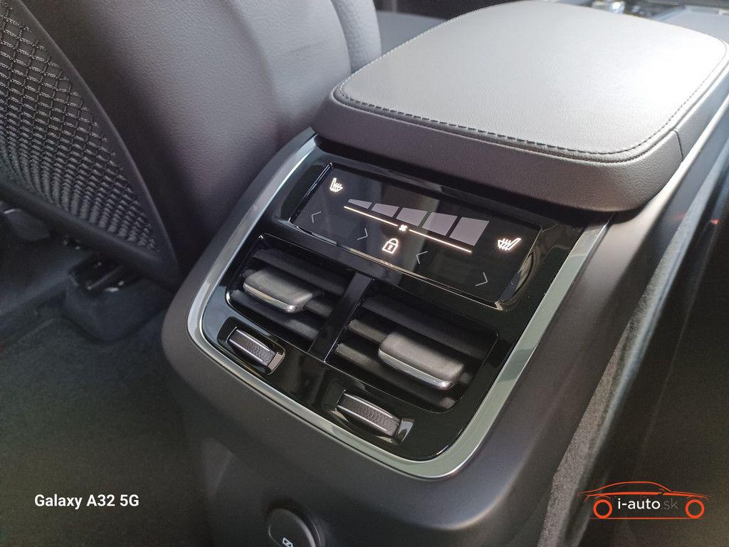Volvo XC90 T8 Ultra Dark Plug-In Hybrid AWD za 61410€