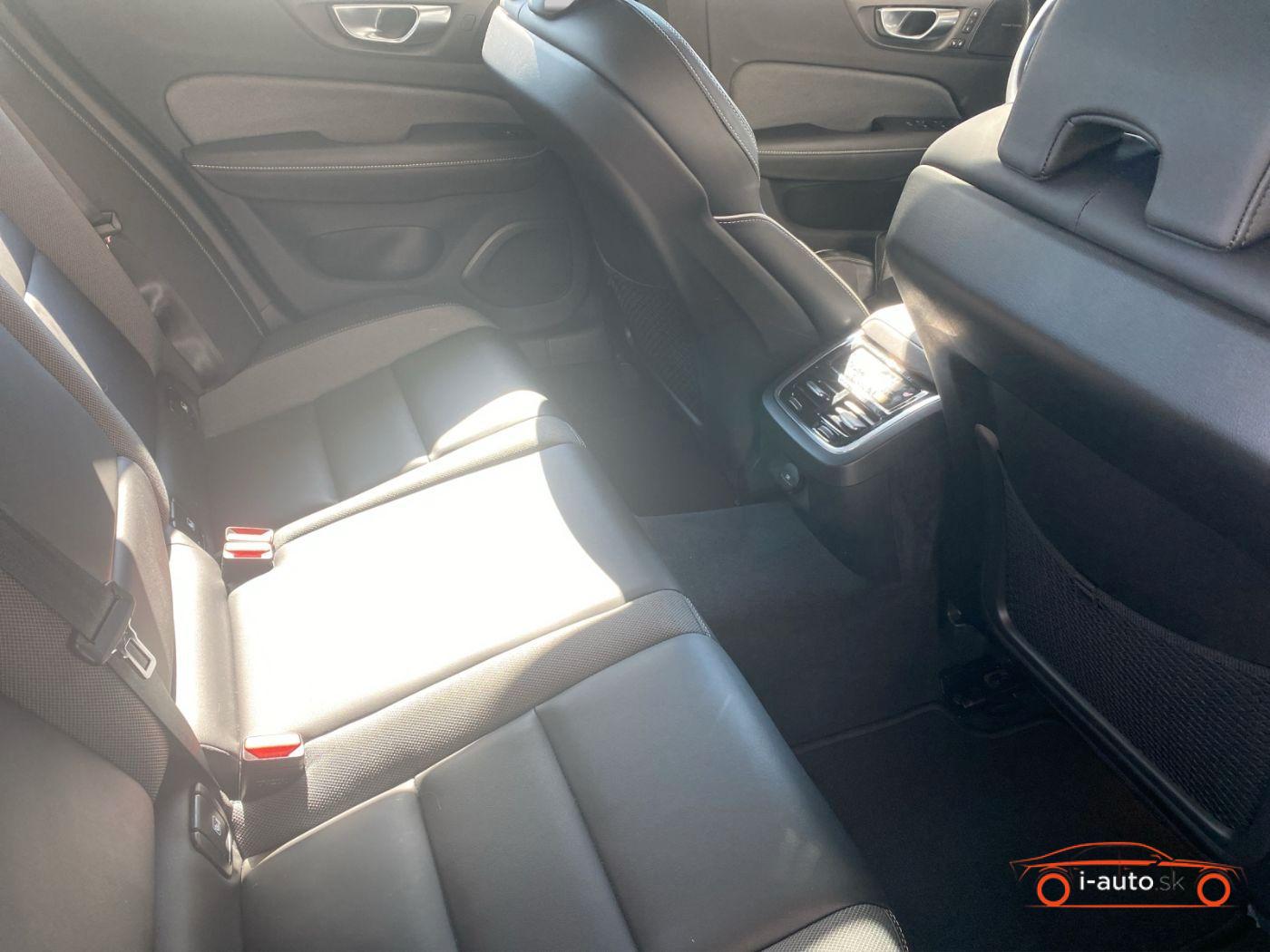Volvo S60 B5 Ultimate Dark AWD  za 42000€