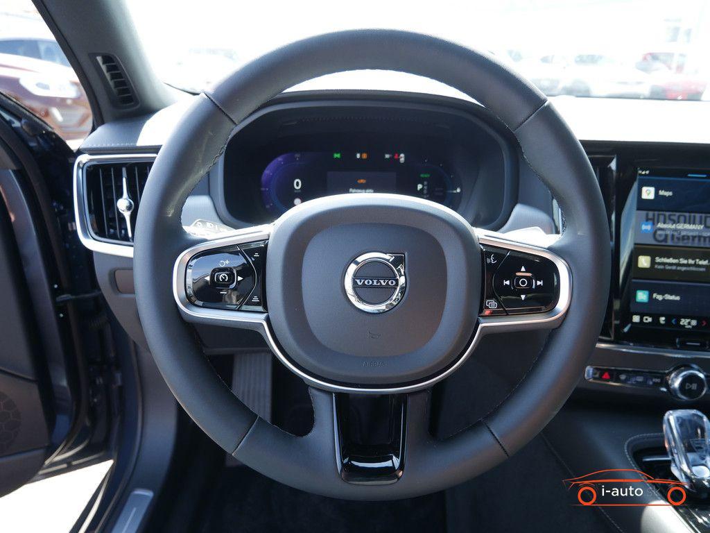 Volvo S90 T8 Ultimate Dark AWD za 74600€
