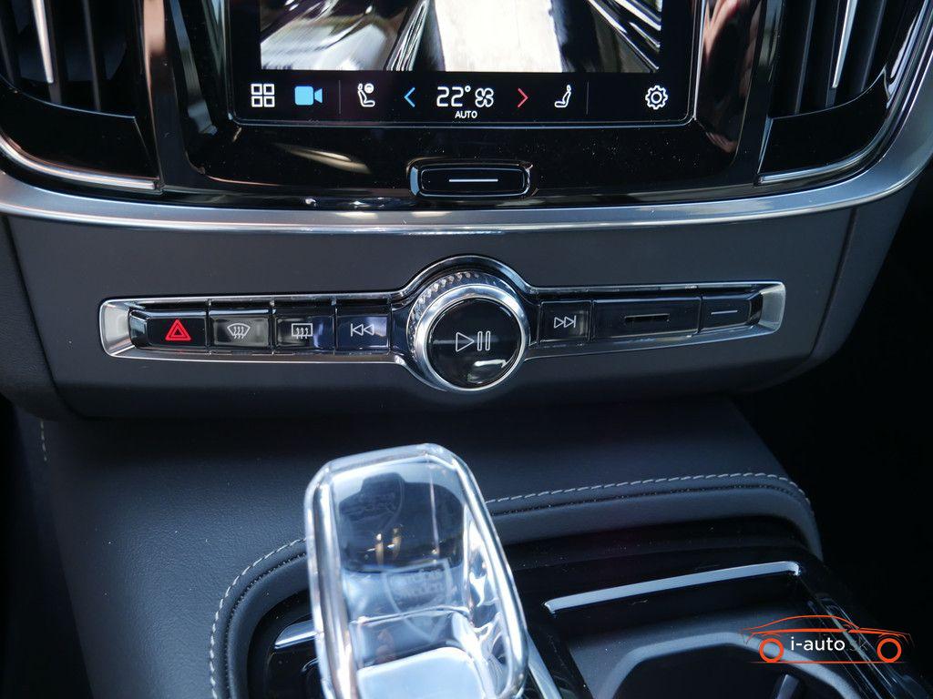 Volvo S90 T8 Ultimate Dark AWD za 74600€