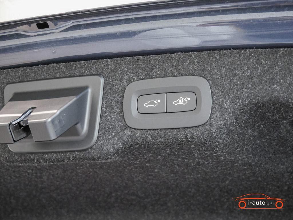 Volvo S90 T8 AWD Ultimate Dark za 60600€