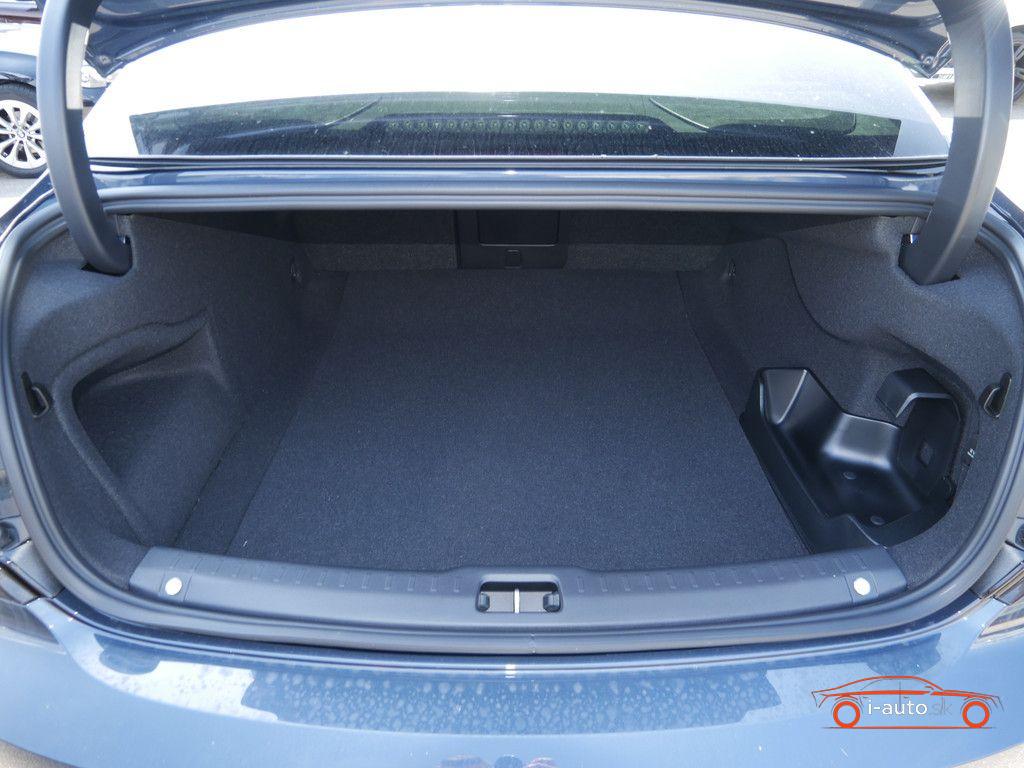 Volvo S90 T8 Ultimate Dark AWD za 74600€