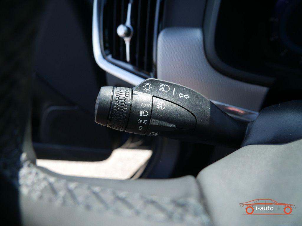 Volvo S90 T8 Ultimate Dark AWD za 74600€