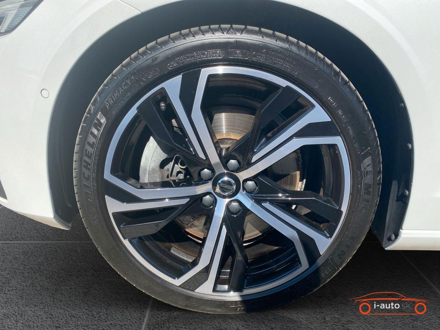 Volvo S60 B5 Ultimate Dark AWD  za 42000€