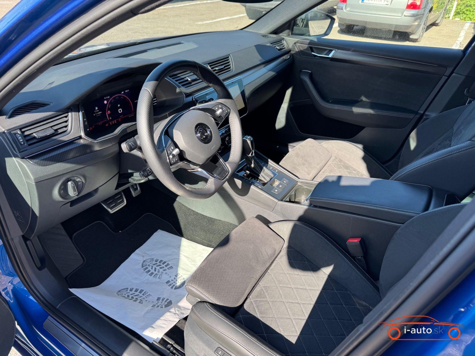 Skoda Superb Combi Combi Sportline 4x4 Panorama/AHK/St.Hzg. za 35900€