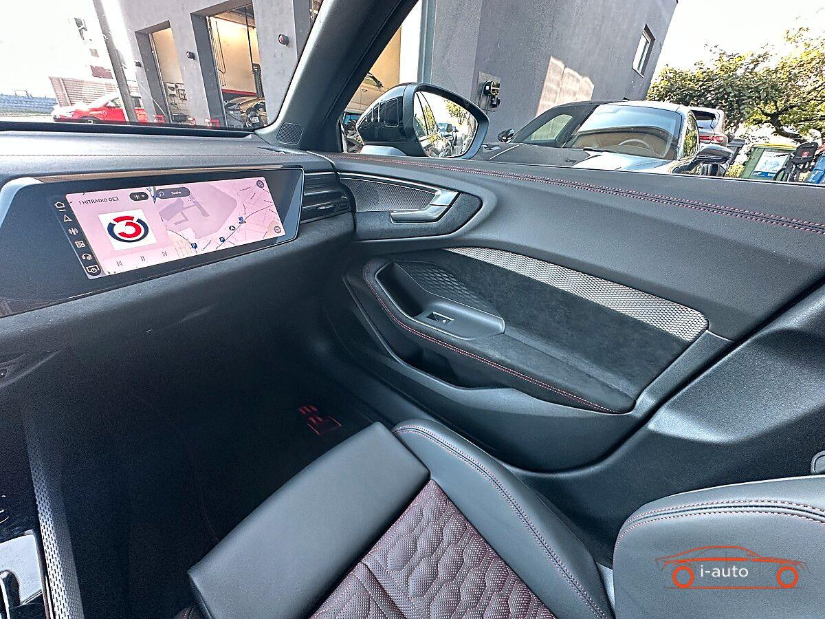 Audi RS5  PHEV quattro Tiptronic za 148600€