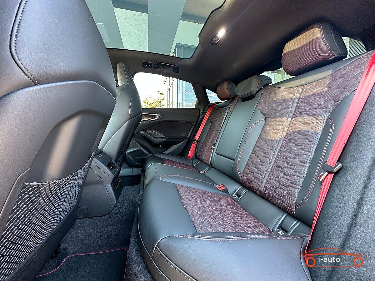 Audi RS5  PHEV quattro Tiptronic za 148600€