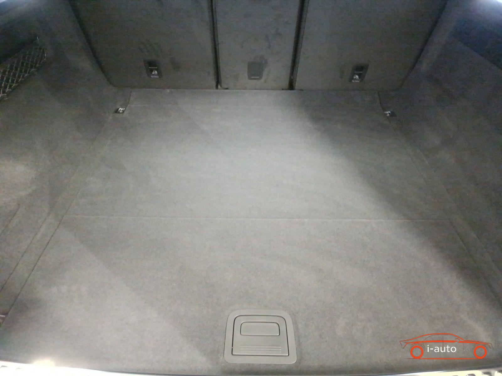 Audi Q8 50 TDI quattro S line za 104000€