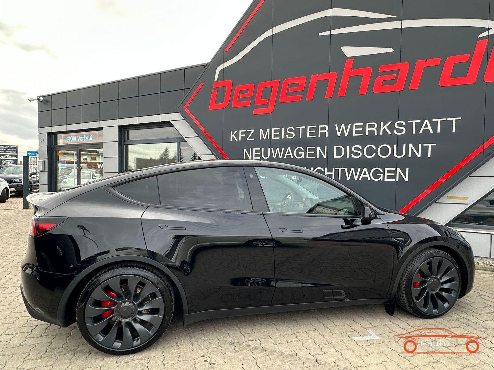 Tesla Model Y Performance  za 42700€