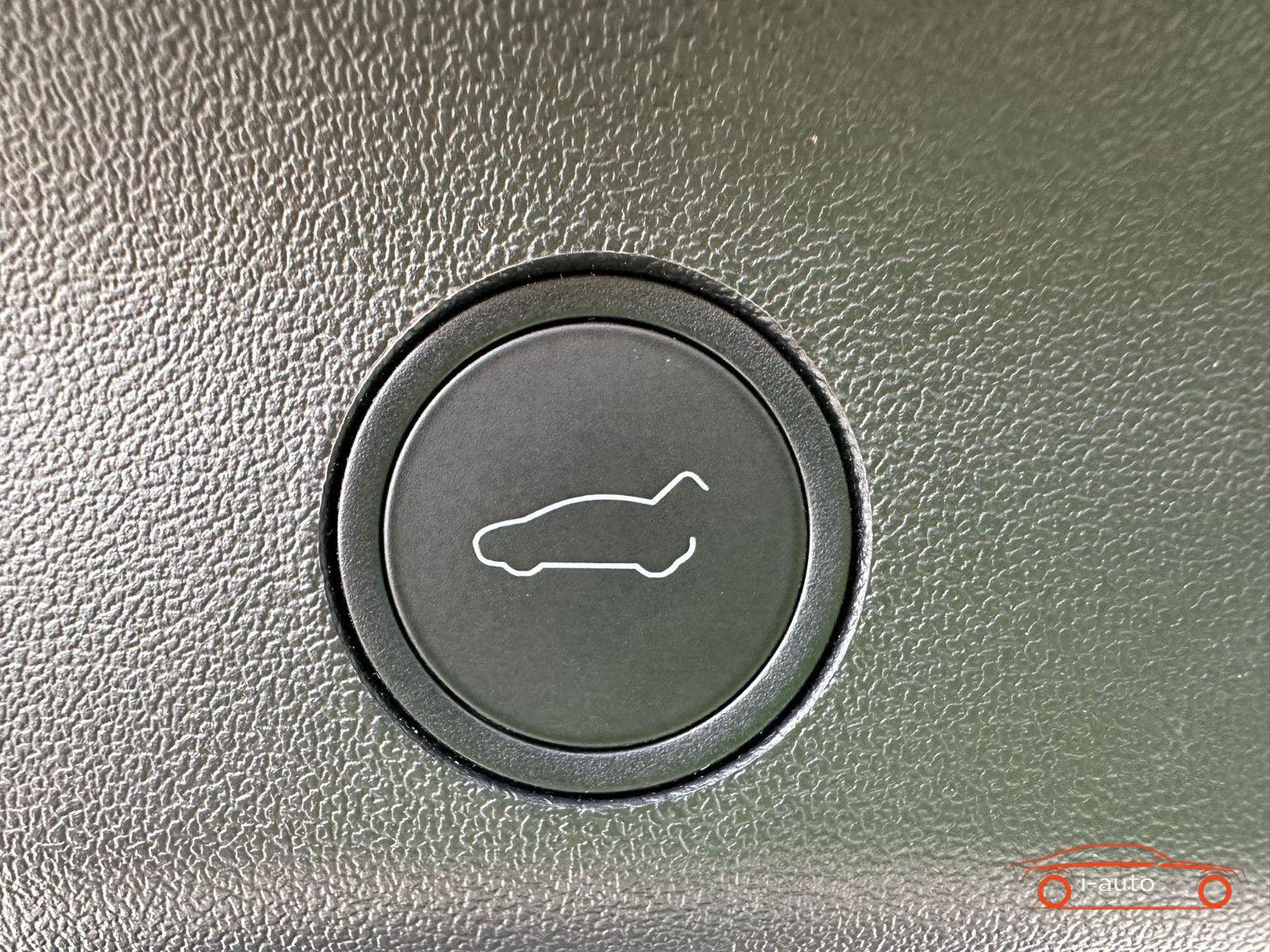 Tesla Model Y Performance  za 42700€