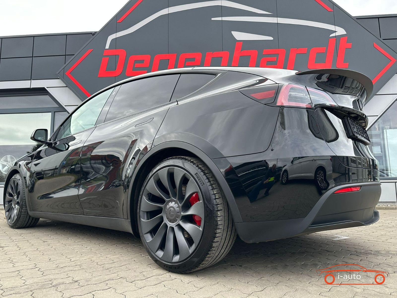 Tesla Model Y Performance  za 42700€