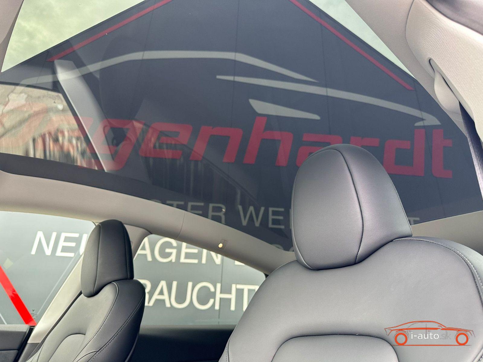 Tesla Model Y Performance  za 42700€