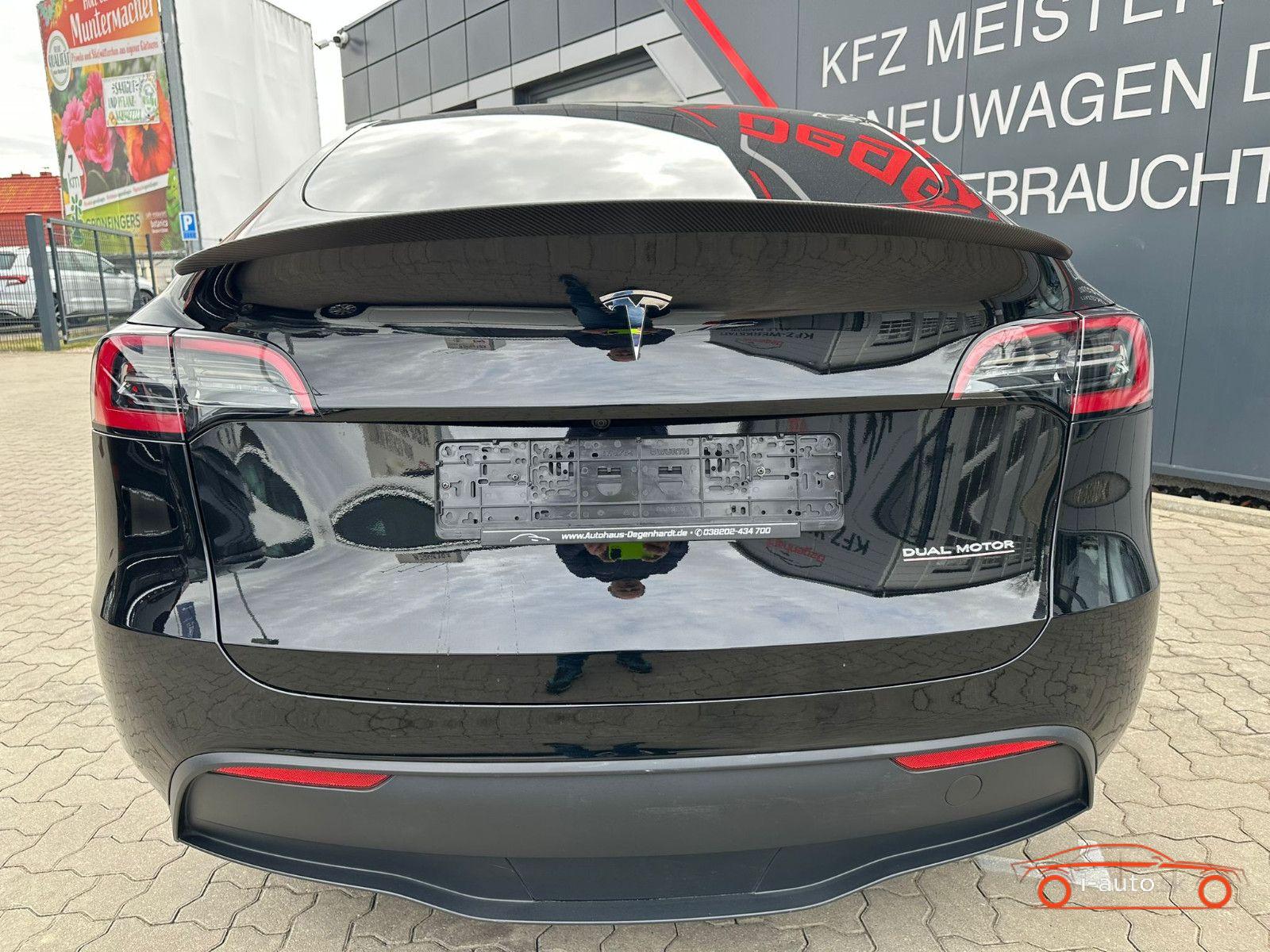 Tesla Model Y Performance  za 42700€