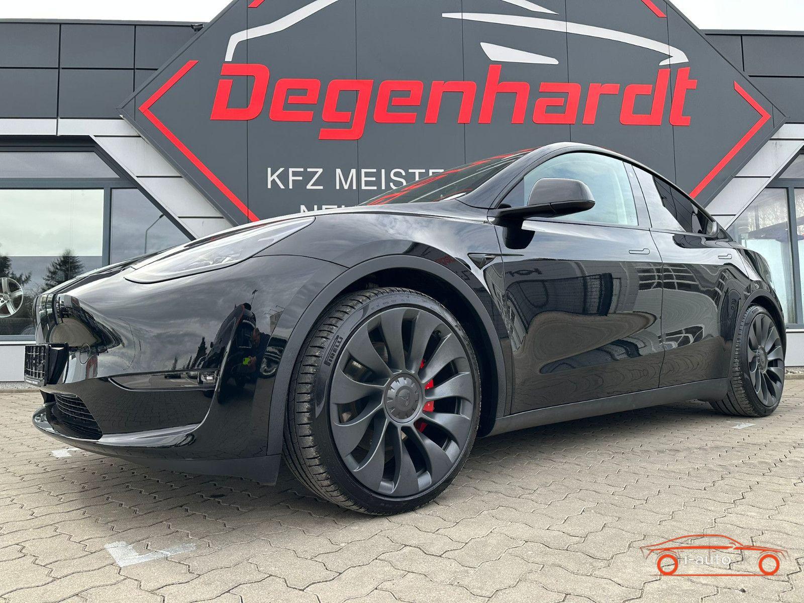 Tesla Model Y Performance  za 42700€