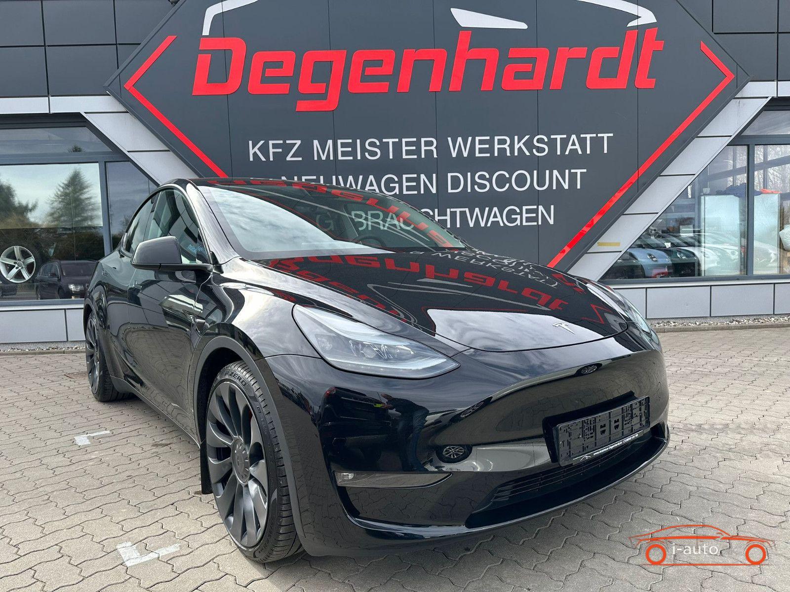 Tesla Model Y Performance  za 42700€