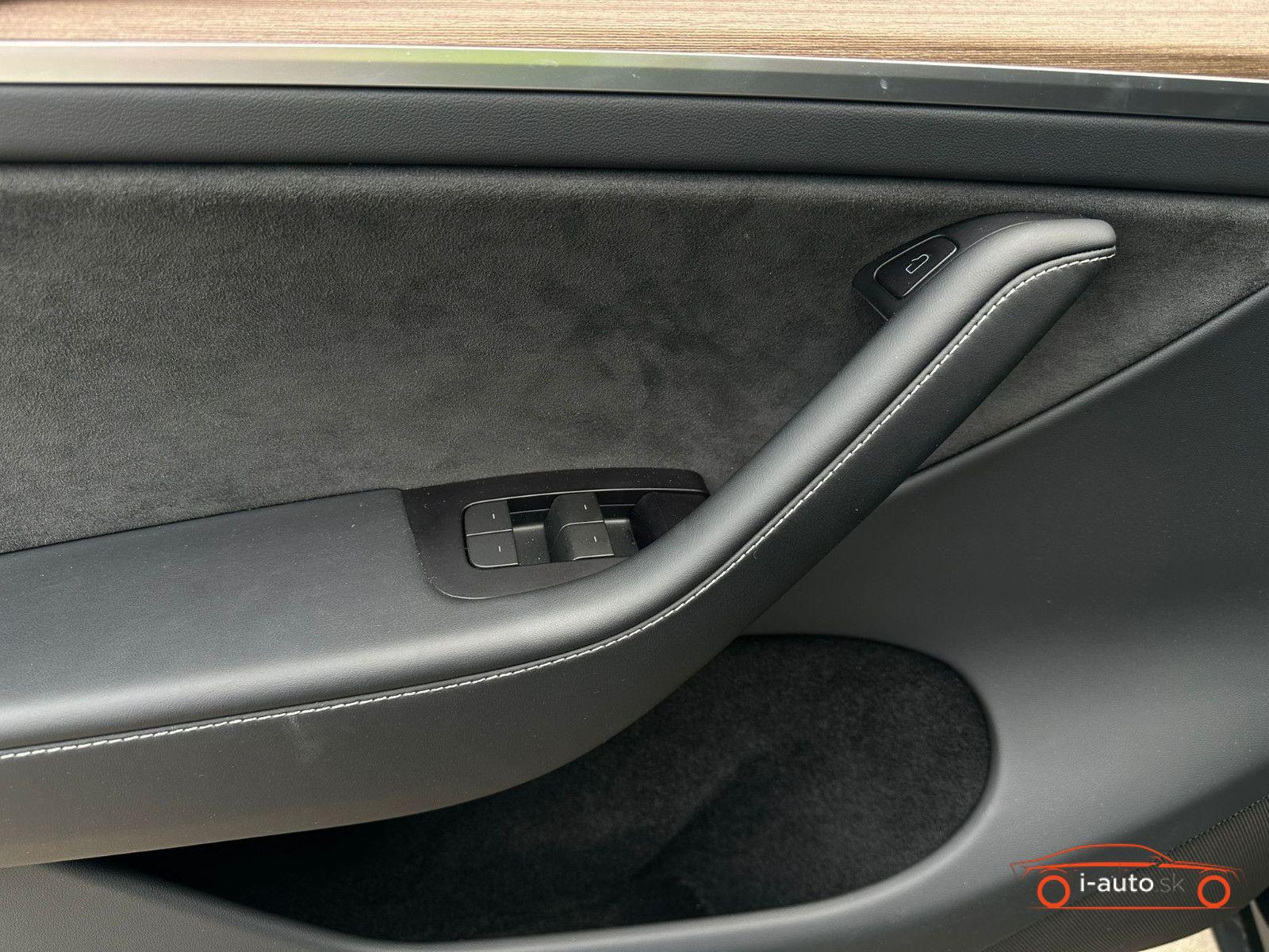 Tesla Model Y Performance  za 42700€