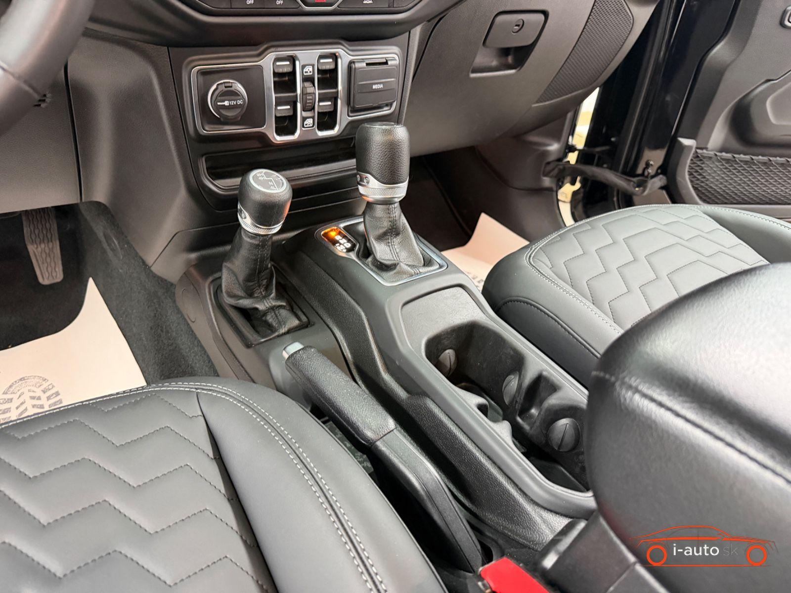 Jeep Wrangler 3.6 V6 eTorque 4X4 Sport S za 46500€
