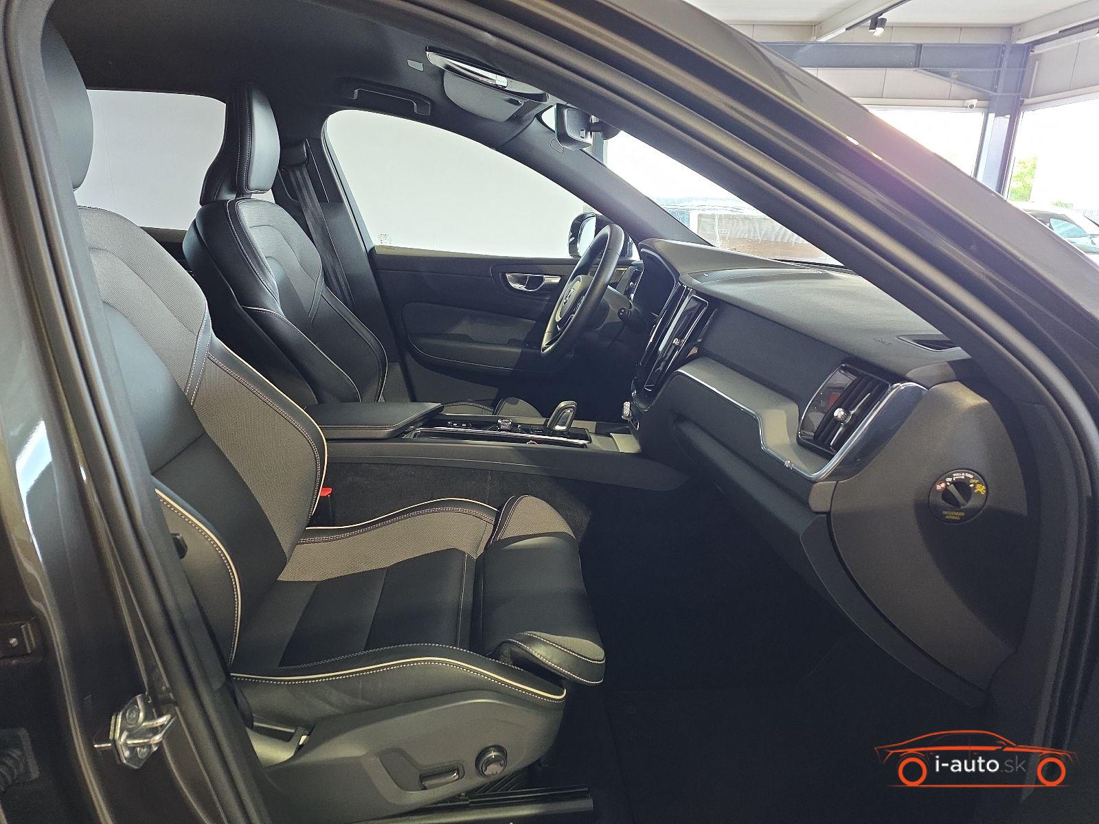 Volvo XC60 B4 R-Design za 34500€