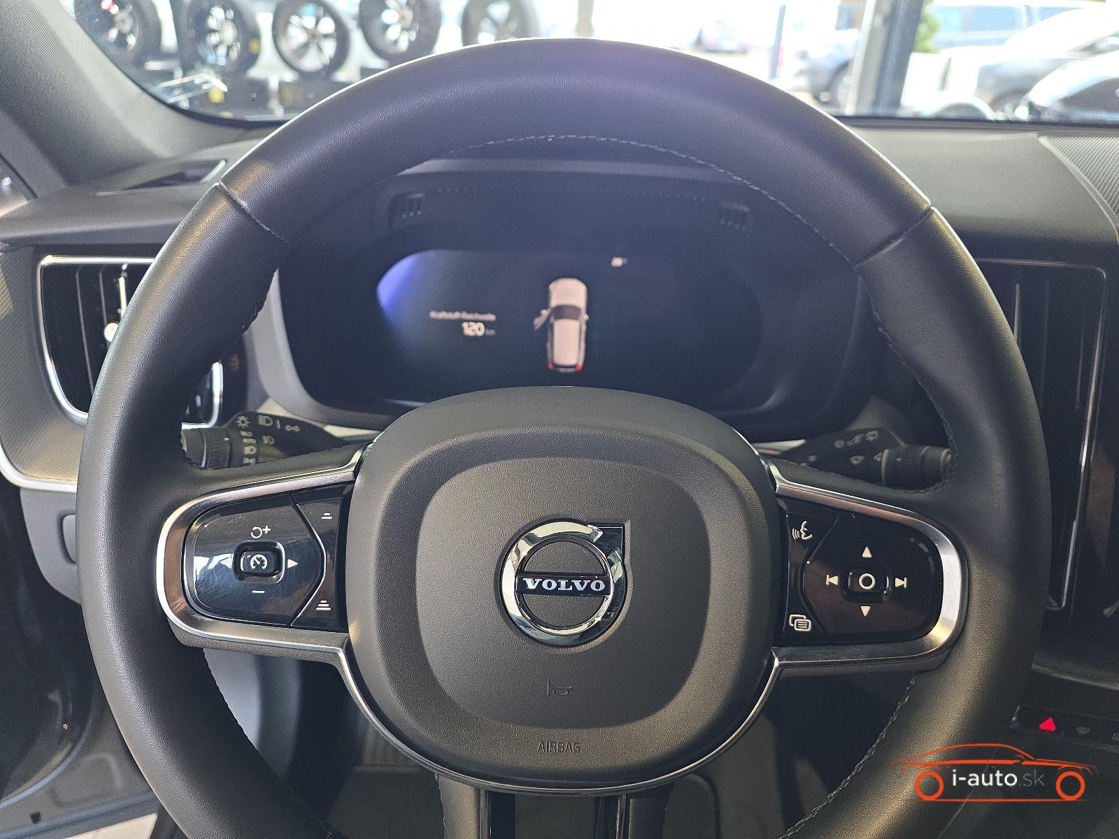 Volvo XC60 B4 R-Design za 34500€