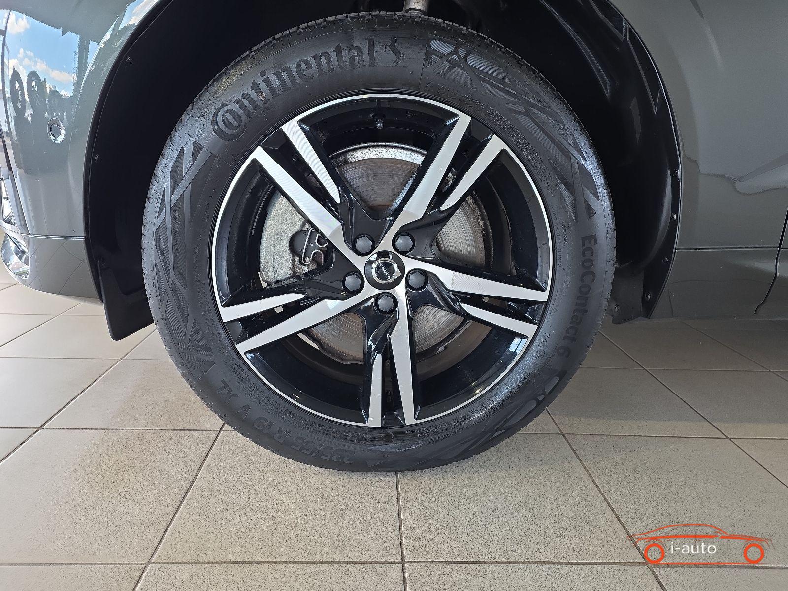 Volvo XC60 B4 R-Design za 34500€