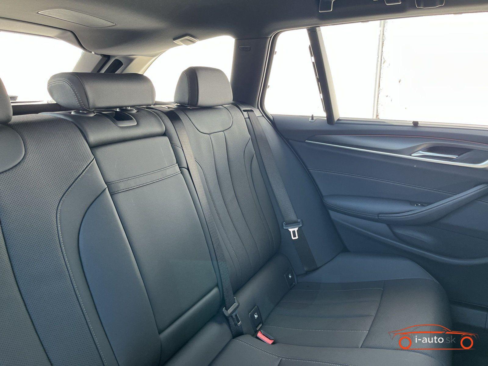 BMW 5 Touring 530d M Sport za 39900€