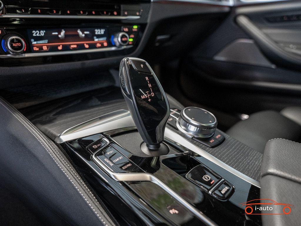 BMW 540 540 d Touring xDrive M-Sport Pro za 49500€