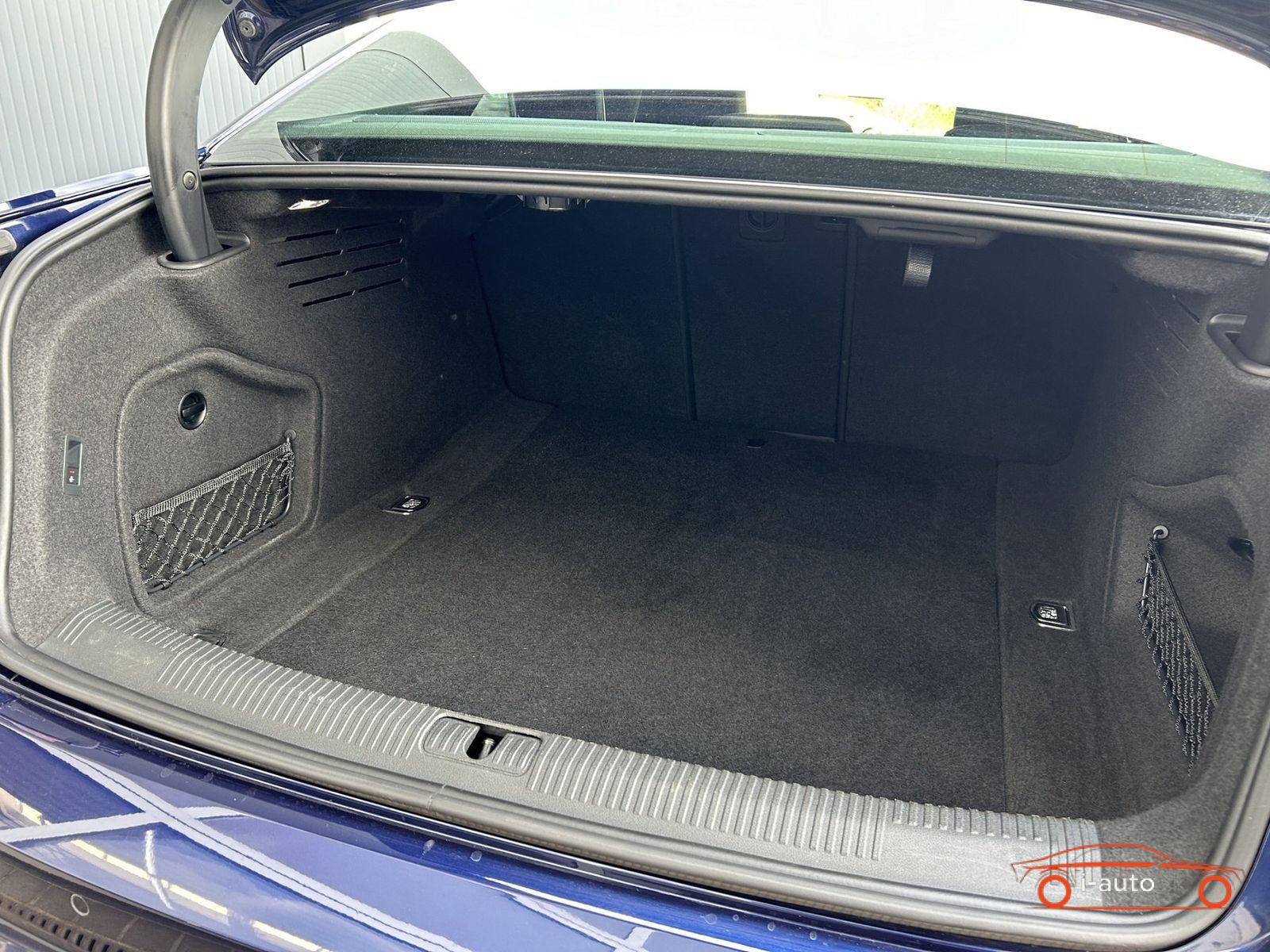 Audi A4 40 TDI quattro  za 30300€