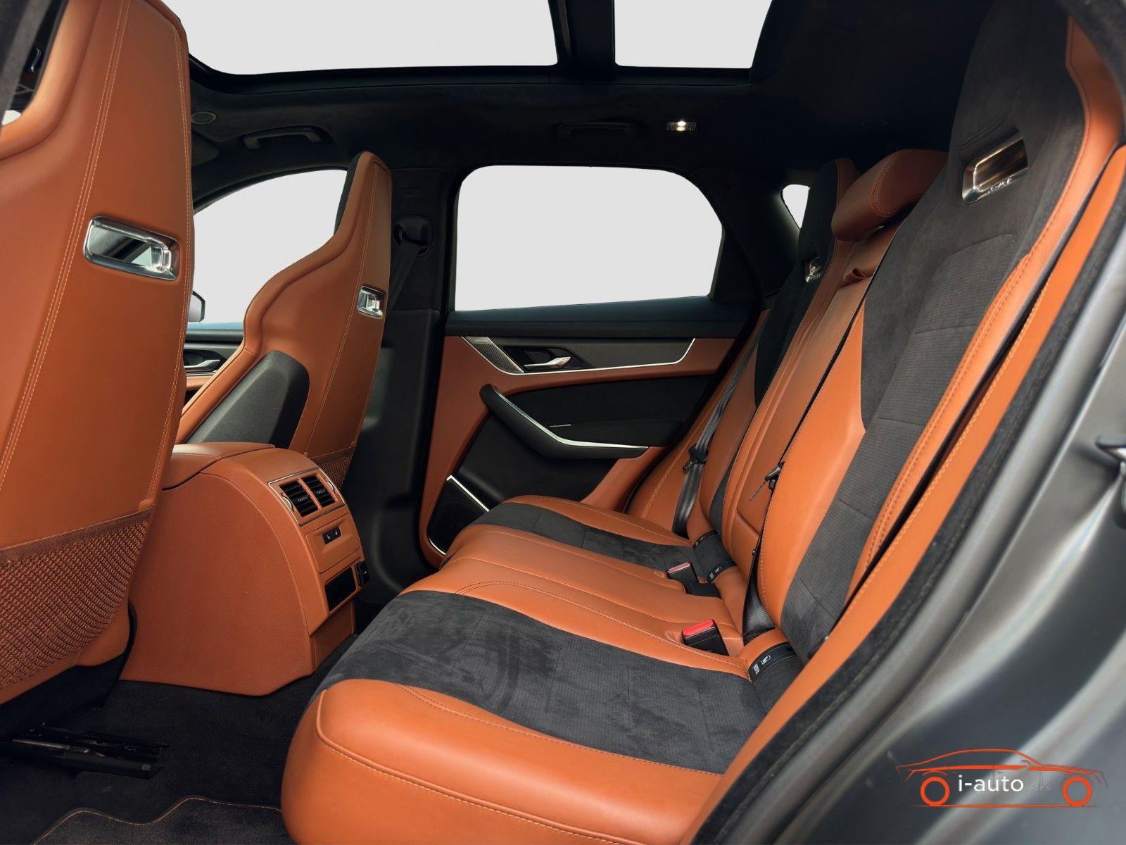 Jaguar F-Pace P550 AWD SVR za 52500€