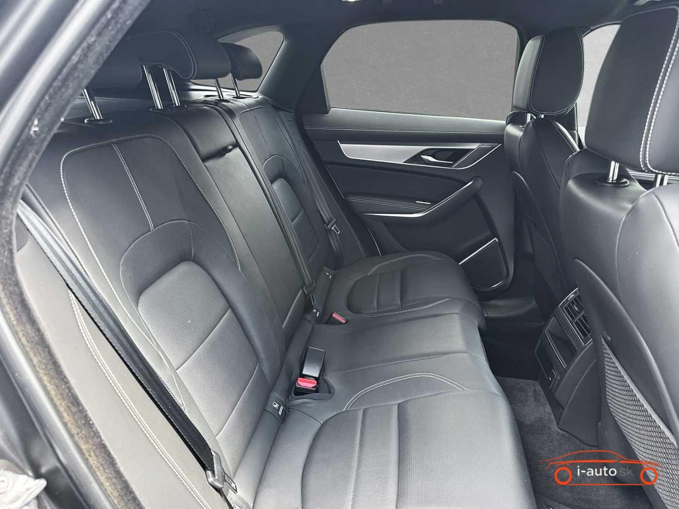 Jaguar F-Pace D300 AWD R-Dynamic SE  za 43000€