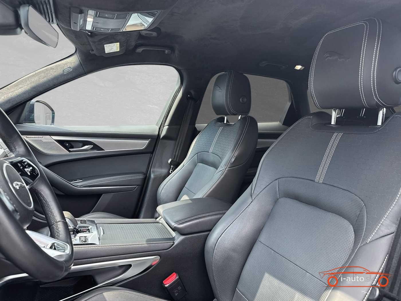 Jaguar F-Pace D300 AWD R-Dynamic SE  za 43000€