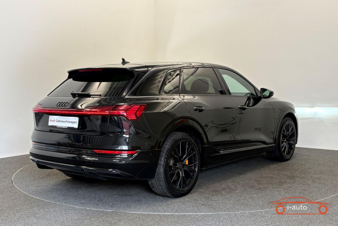 Audi e-tron 55 quattro S line Black Edition za 36600€