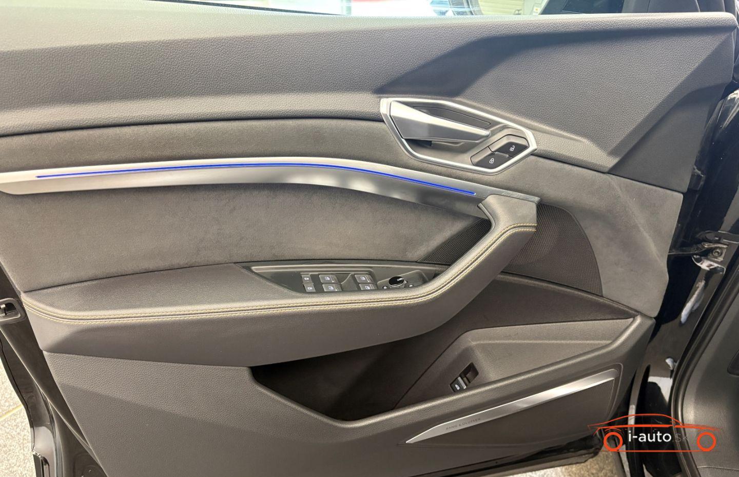 Audi e-tron 55 quattro S line Black Edition za 36600€