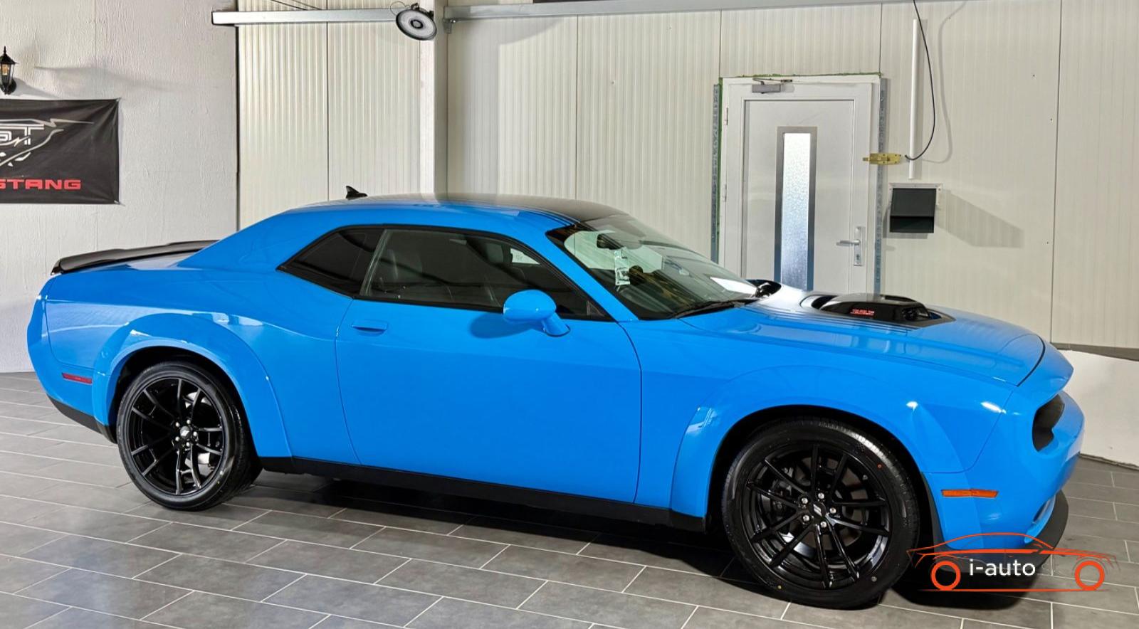 Dodge Challenger 5,7l V8 SHAKER za 41900€