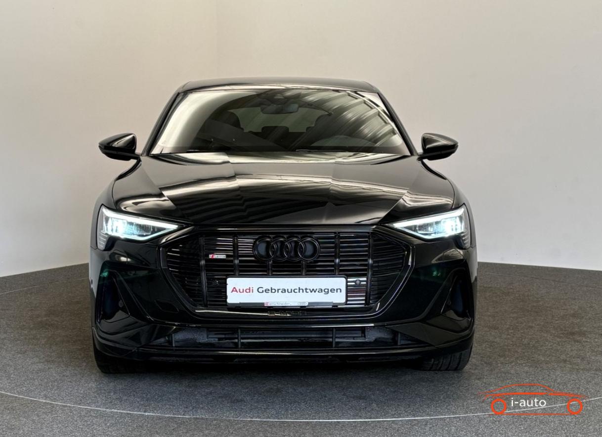 Audi e-tron 55 quattro S line Black Edition za 36600€