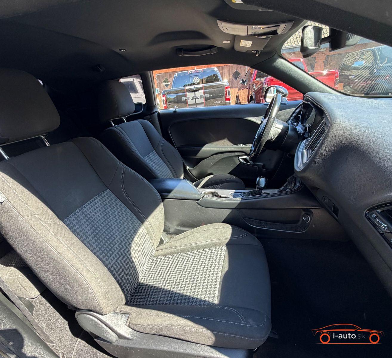 Dodge Challenger 3.6 AWD za 28000€