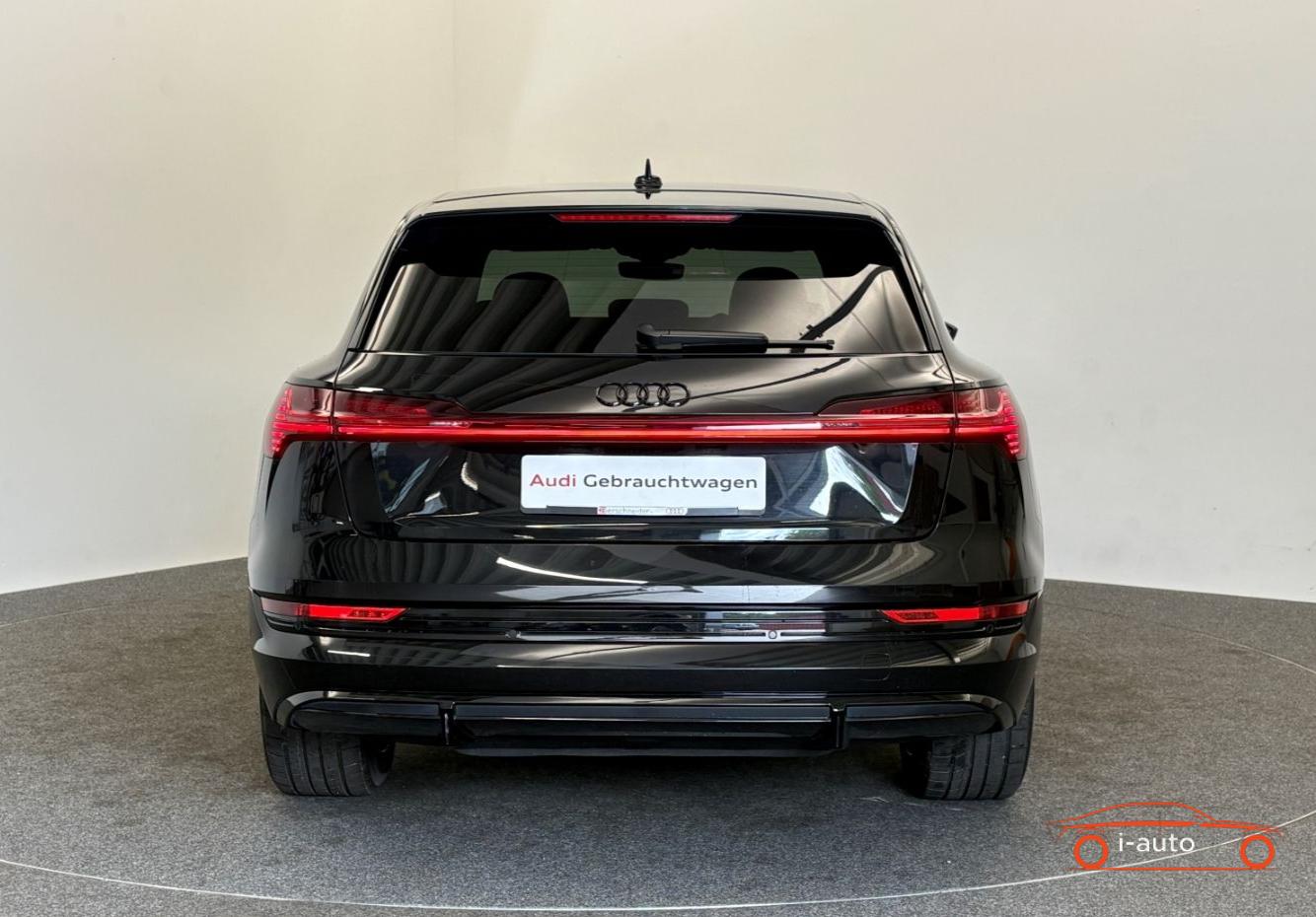 Audi e-tron 55 quattro S line Black Edition za 36600€
