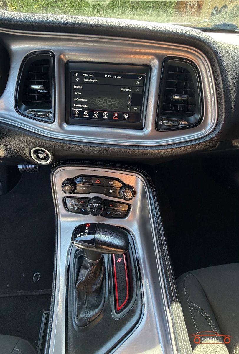 Dodge Challenger 3.6 AWD za 28000€