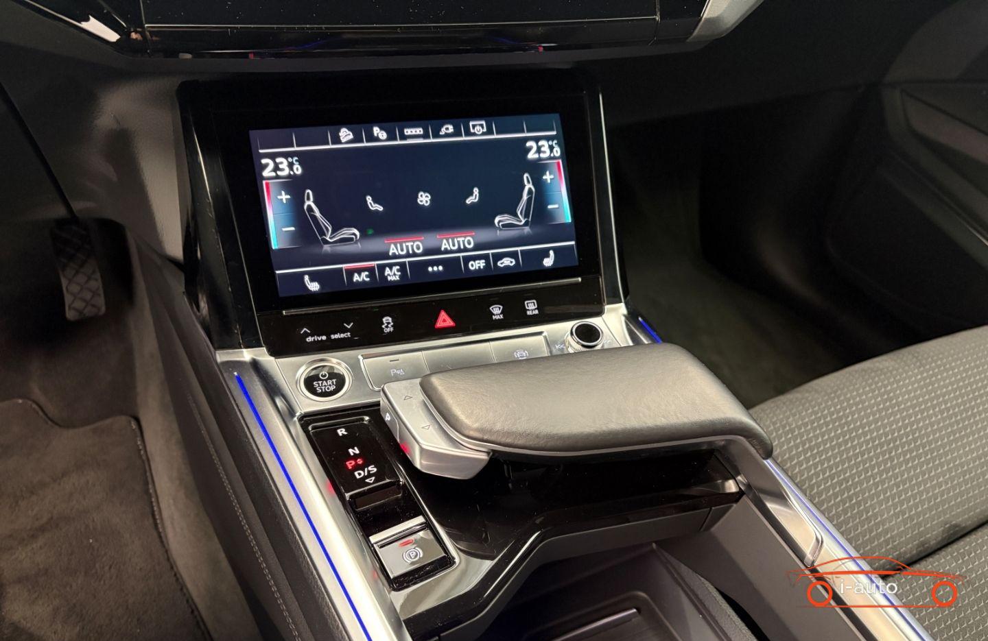 Audi e-tron 55 quattro S line Black Edition za 36600€