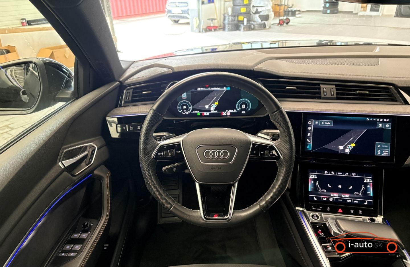 Audi e-tron 55 quattro S line Black Edition za 36600€