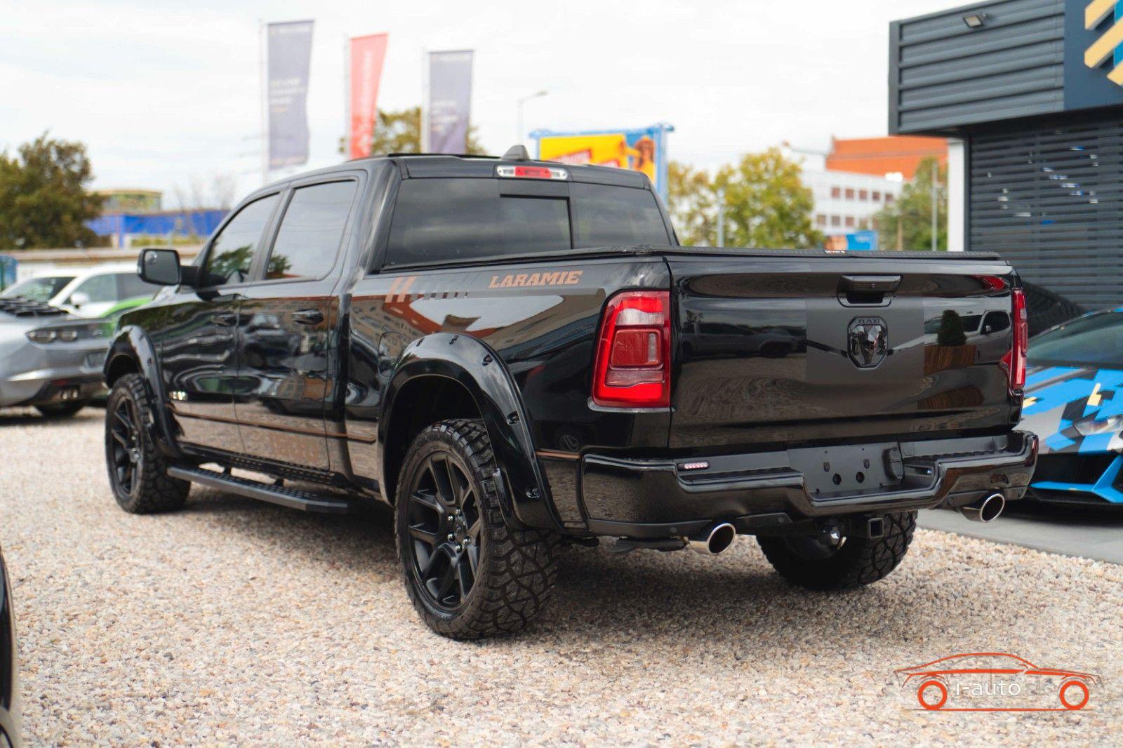 Dodge RAM 5.7 V8 HEMI 4x4 Night LARAMIE za 51300€