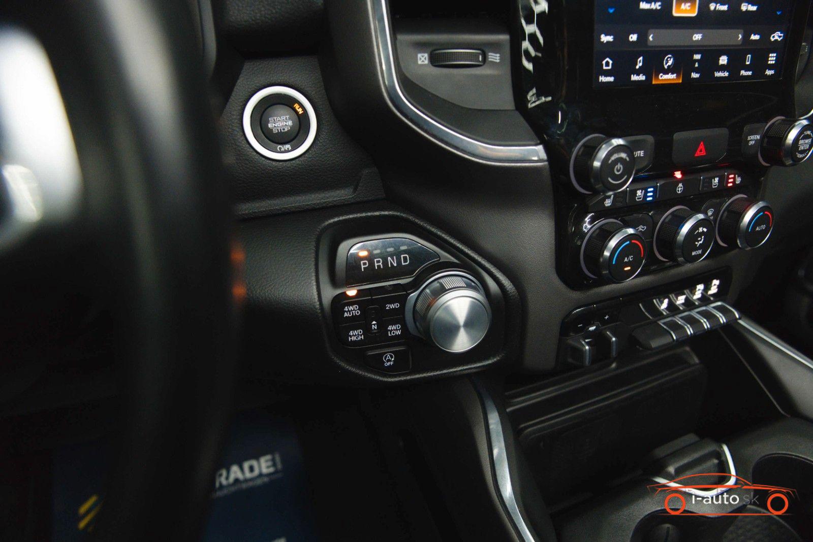 Dodge RAM 5.7 V8 HEMI 4x4 Night LARAMIE za 51300€