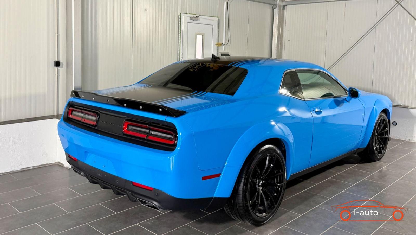 Dodge Challenger 5,7l V8 SHAKER za 41900€